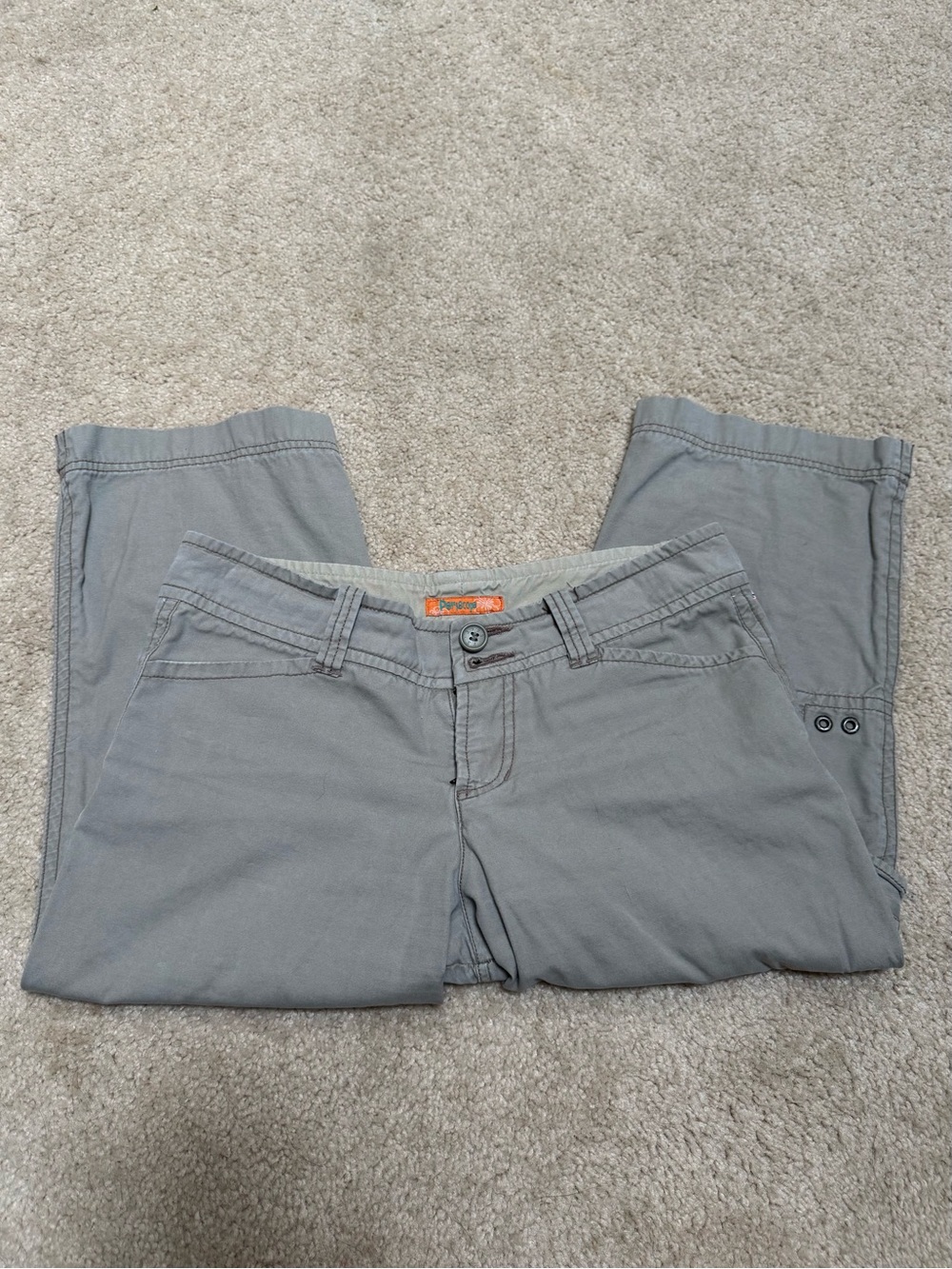 Periscope Light Gray Straight-Leg Cargo Capris- Vintage